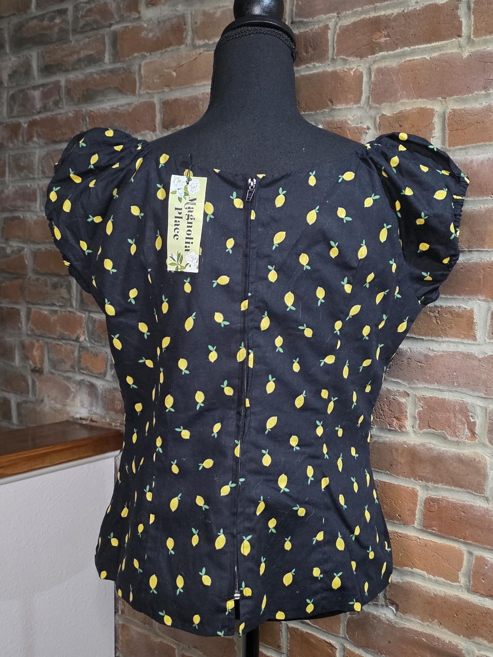 Magnolia Place NWT Black Lemon Print Puff Sleeve Blouse 2XL